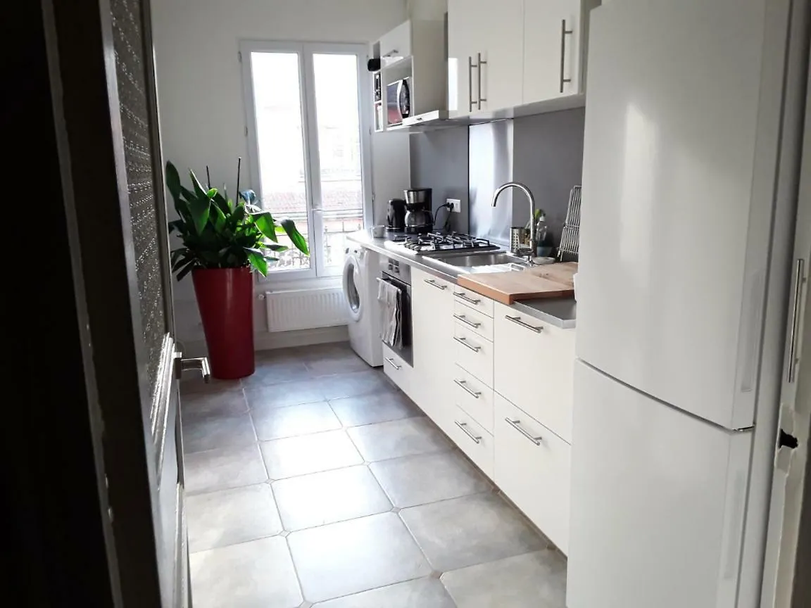 Apartment With Car Park - Charonne Neighborhood Paris