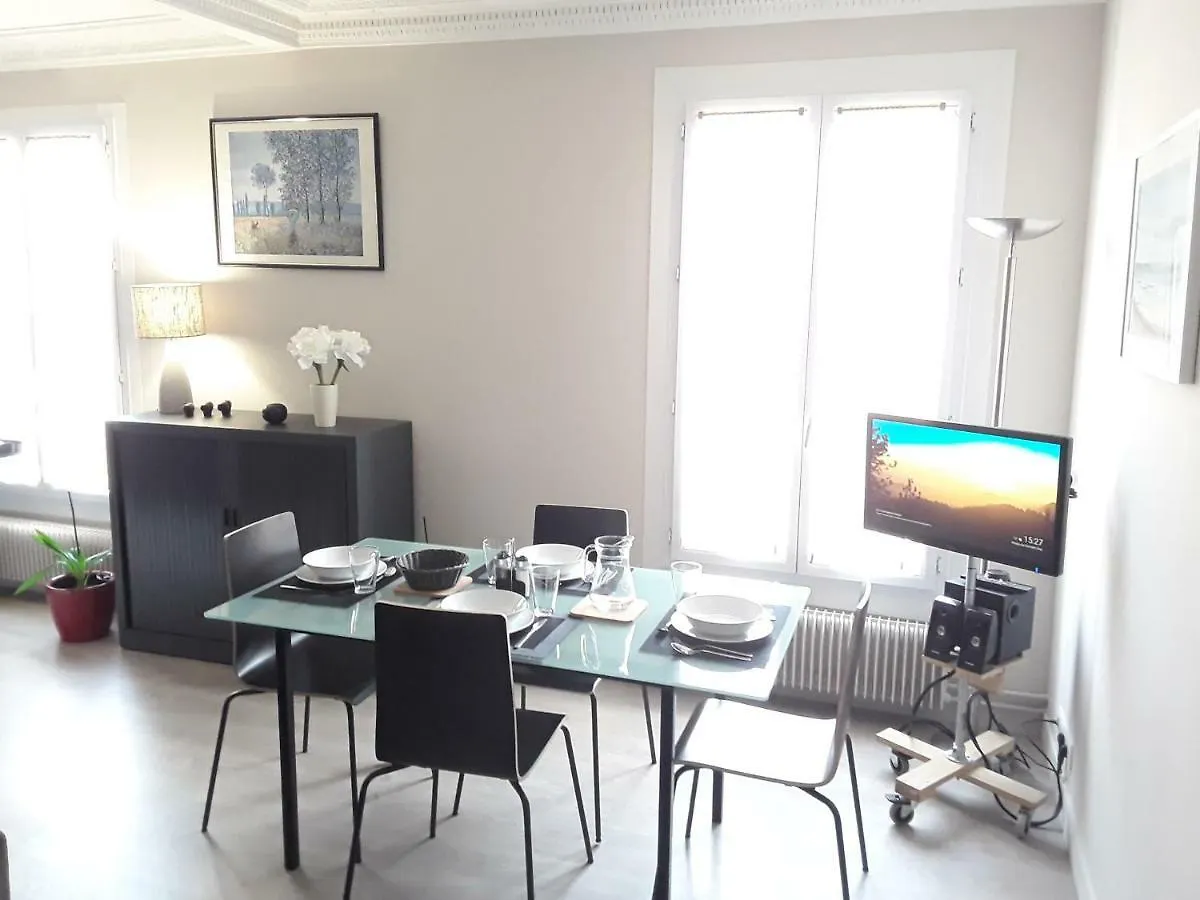 Apartment With Car Park - Charonne Neighborhood location